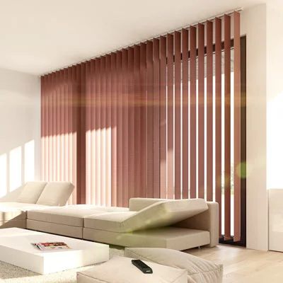 Farbige Vertikaljalousien im Wohnzimmer